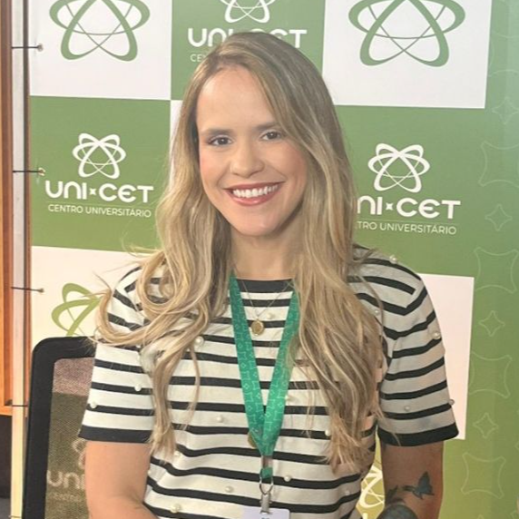 Profa. Ma. Sanmanth Araújo