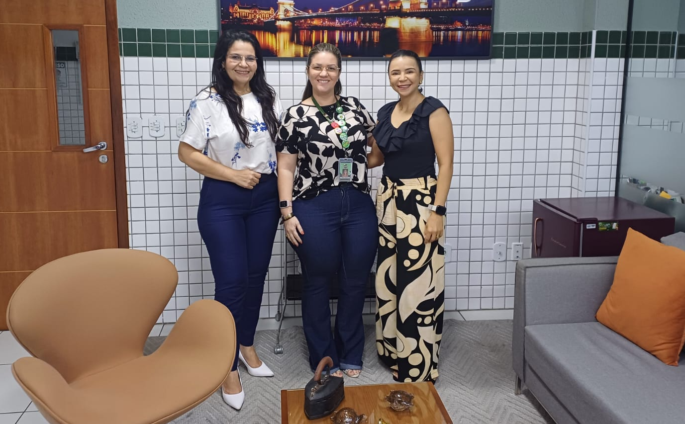 Faculdade CET Recebe Representantes do COREN-PI e Lança Projeto de Fortalecimento do Empreendedorismo Estético na Enfermagem