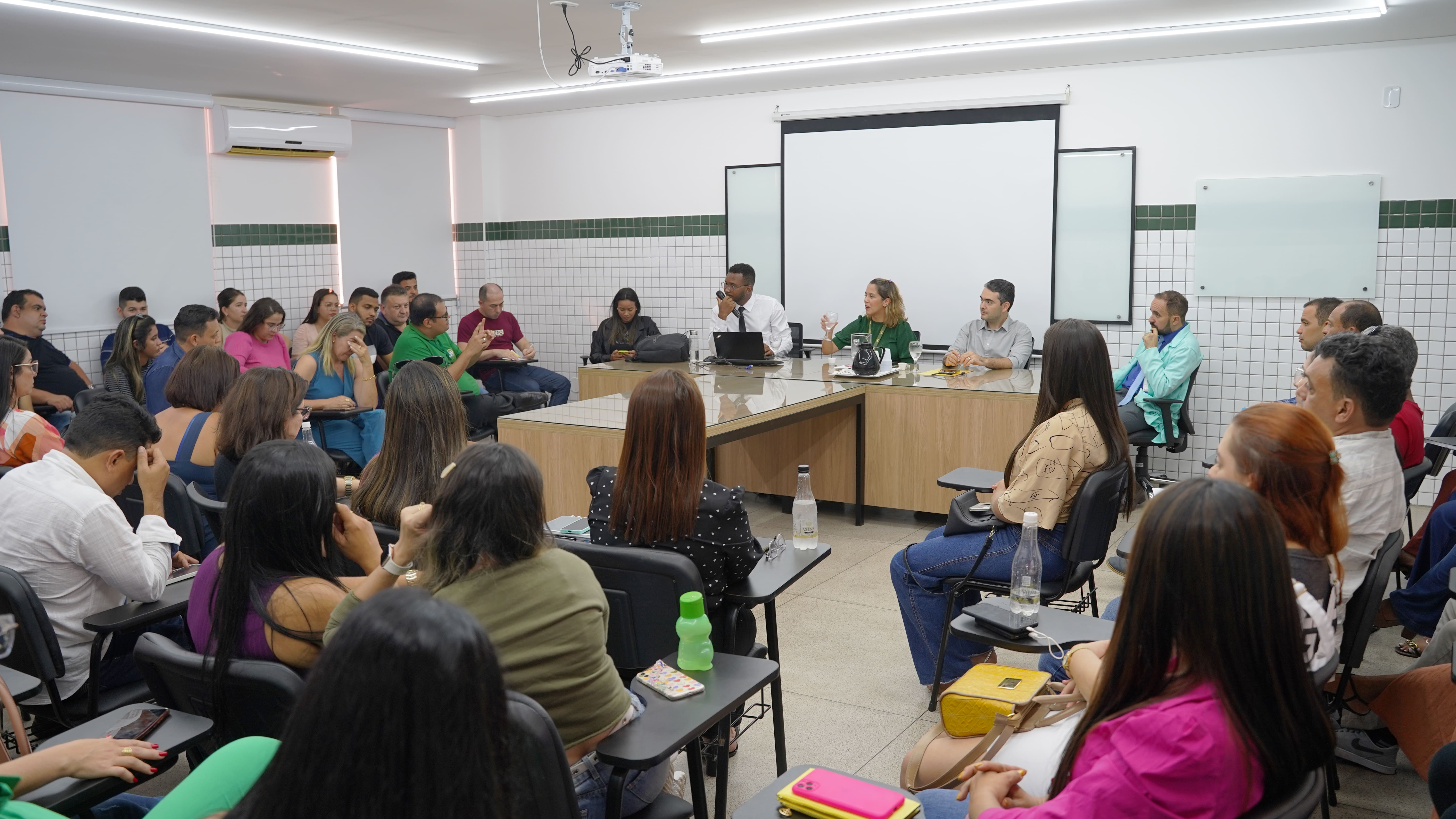 Núcleo de Relações Internacionais da Faculdade CET realiza palestra sobre Direito da Família