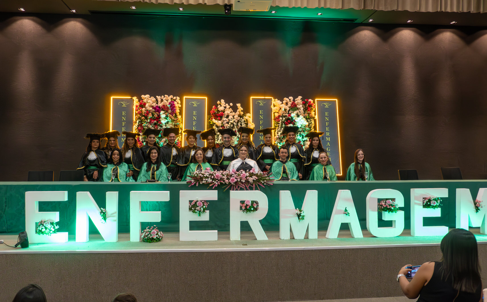  Faculdade CET Celebra Formatura da Turma E3 do Curso de Bacharelado em Enfermagem