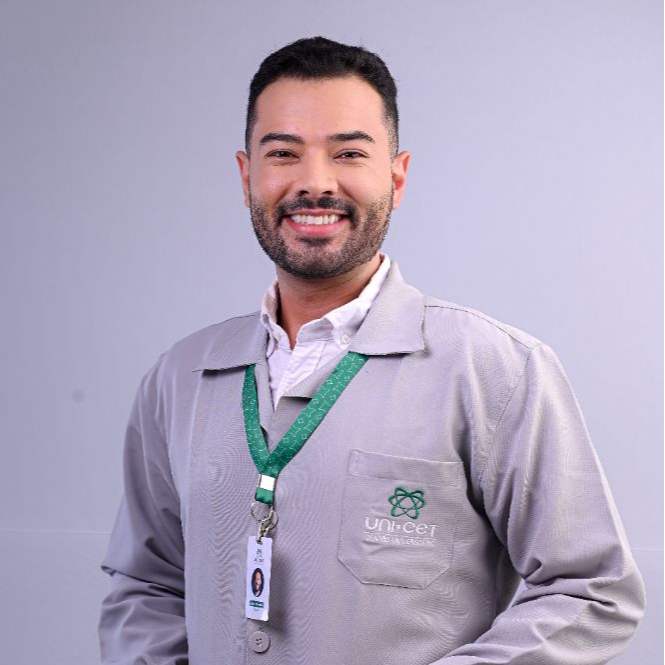 Prof. Me. Victor Willian Ferreira Dourado