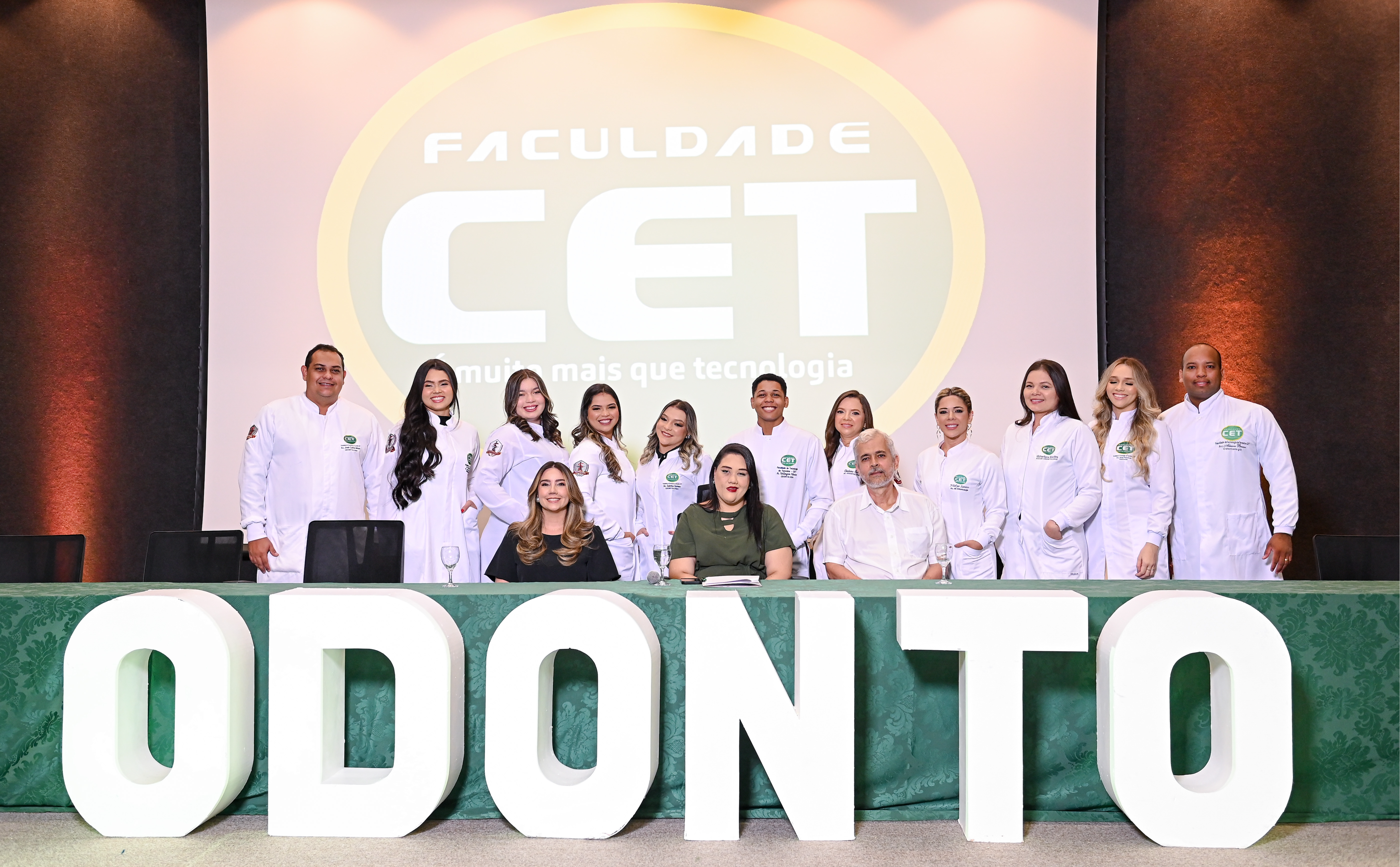 Cerimônia do Jaleco da Segunda Turma do Curso de Odontologia da Faculdade CET