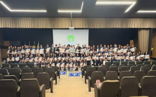 Instituição recebeu estudantes do ensino médio para uma programação especial com palestra sobre neurociência e tour por 11 estações do conhecimento.