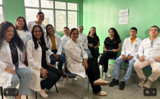  Estudantes do UNI-CET participam do Projeto Outubro Rosa no Centro Integrado Lineu Araújo