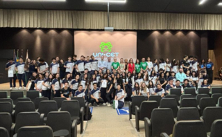 O UNI-CET recebeu alunos da Escola Equação Certa em uma programação interativa de integração, aprendizado e vivência prática em diferentes áreas do conhecimento.