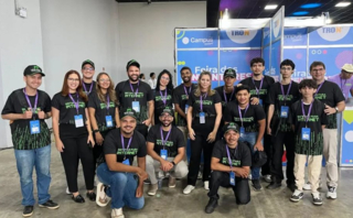 Estudantes do UNI-CET apresentaram soluções tecnológicas na Feira de Inventores TRON, durante a Campus Party Weekend Piauí 2025, em uma parceria com a Tron Robótica Educativa
