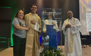 Missa festiva no UNI-CET homenageia Santa Dulce dos Pobres e reforça o compromisso com a caridade